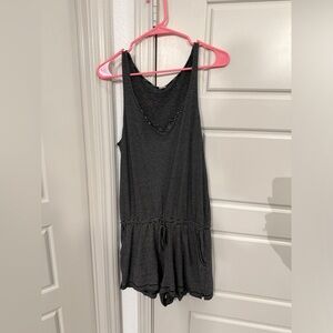 Women’s striped romper Old Navy M comfortable